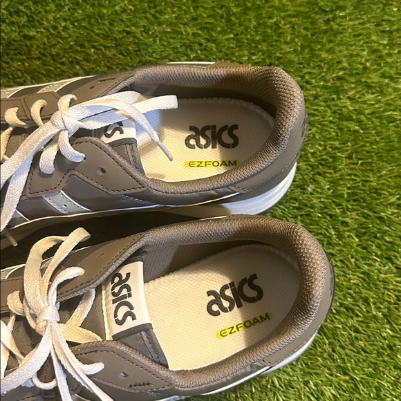 NWOB NEW Asics Men's Taupe “Tiger Runner II” Taupe White Sneakers - Picture 5 of 5